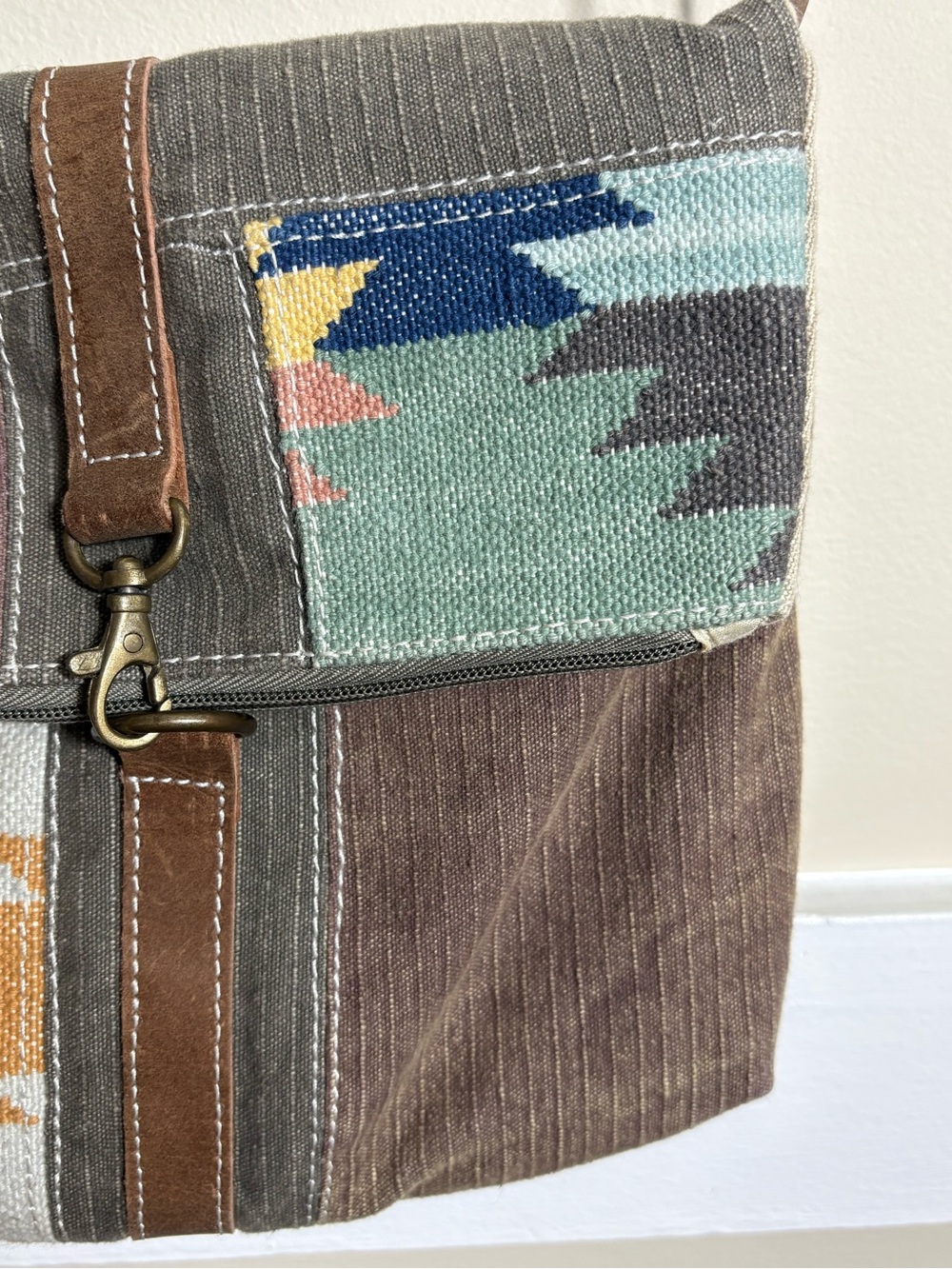Southwestern Aztec Woven Crossbody Bag Boho Canvas Leather Trim Satchel - Picture 5 of 13